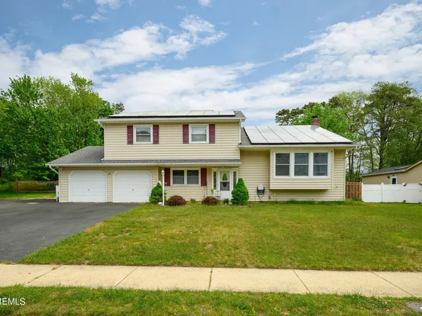23 Pepperridge Road, Howell, NJ 07728
