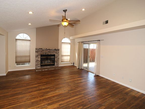 5th image of 9547 N Sharon Ave