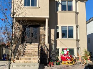21 Aaron Ln, Staten Island, NY 10309