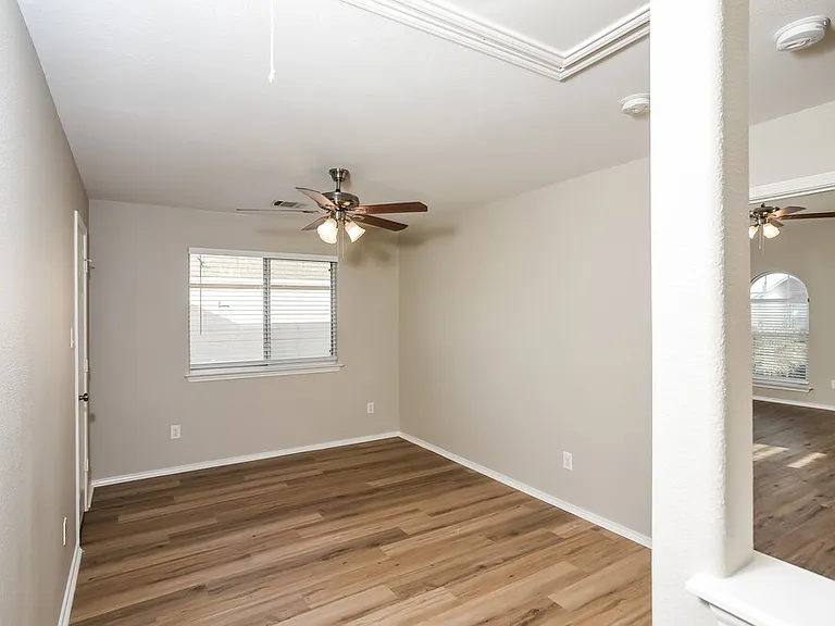 9202 Hilltop Crossing Dr — Photo 18