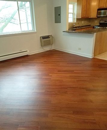 3rd image of 2530 W Foster Ave APT 206