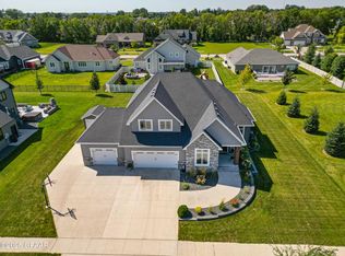 5354 Courtyard Dr, Grand Forks, ND 58201