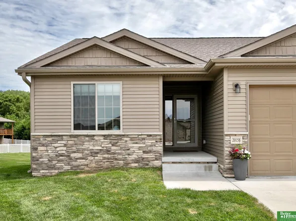 20158 Miami Cir, Elkhorn, NE 68022