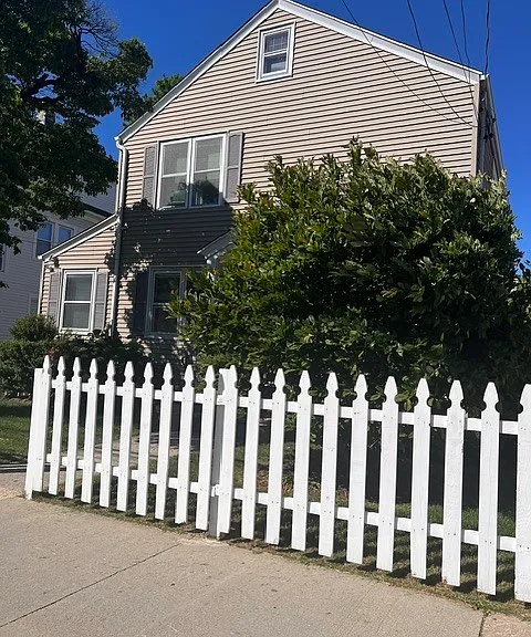 Princeton St — Photo 2