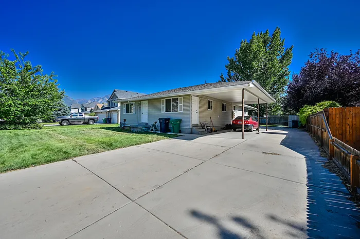 918 E Vics Rd — Photo 24
