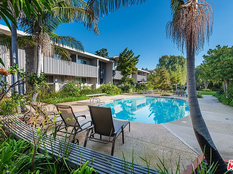 13233 Fiji Way #K — Photo 24