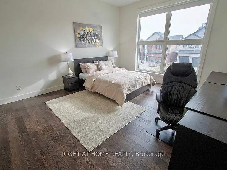 1345 Dyer Cres — Photo 9