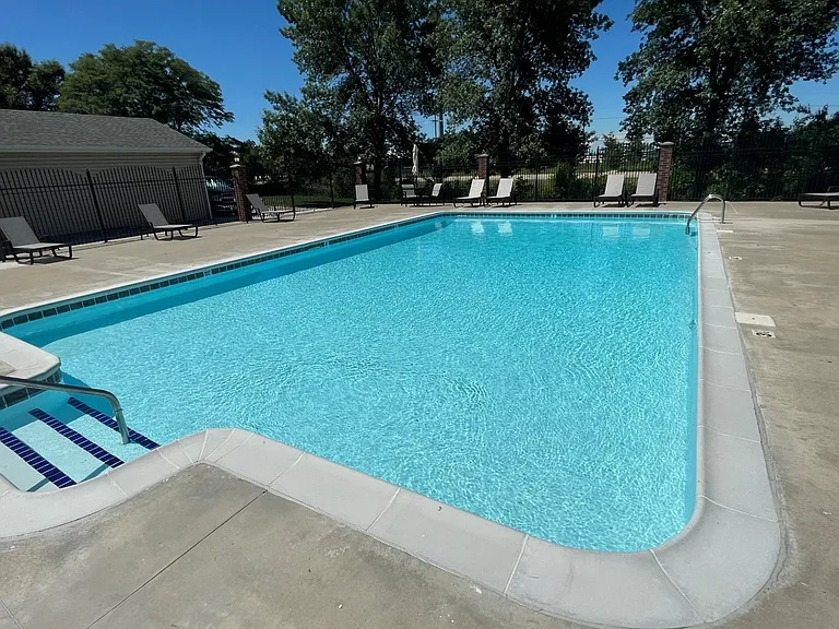 Northridge — Photo 27
