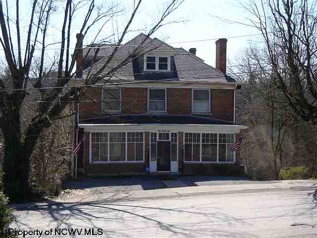 1st image of 158 Locust Ave