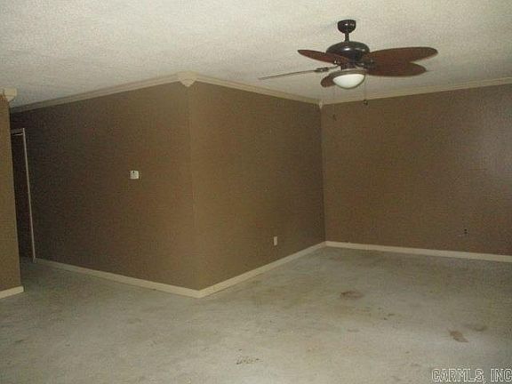 4th image of 3621 Lincoln Ave