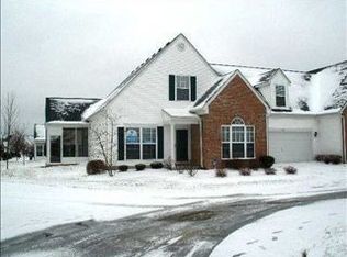 8548 Lazelle Village Dr, Lewis Center, OH 43035