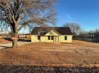 1016 Hereford Dr, Springtown, TX 76082