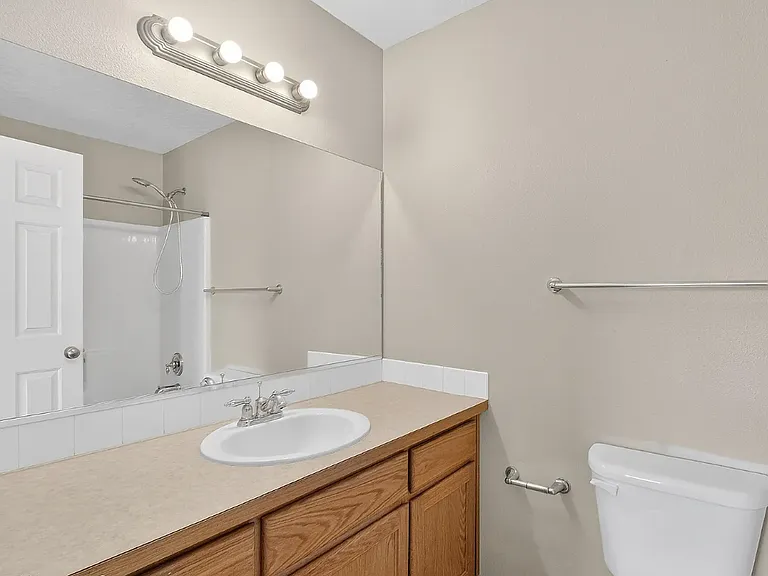 694 N Hydra Pl #A — Photo 16