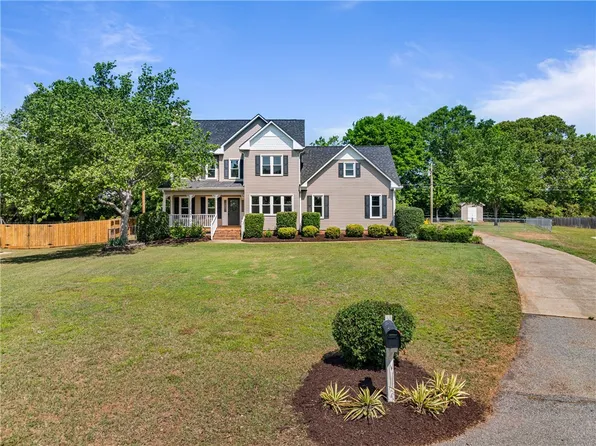 137 Dustin St, Easley, SC 29642