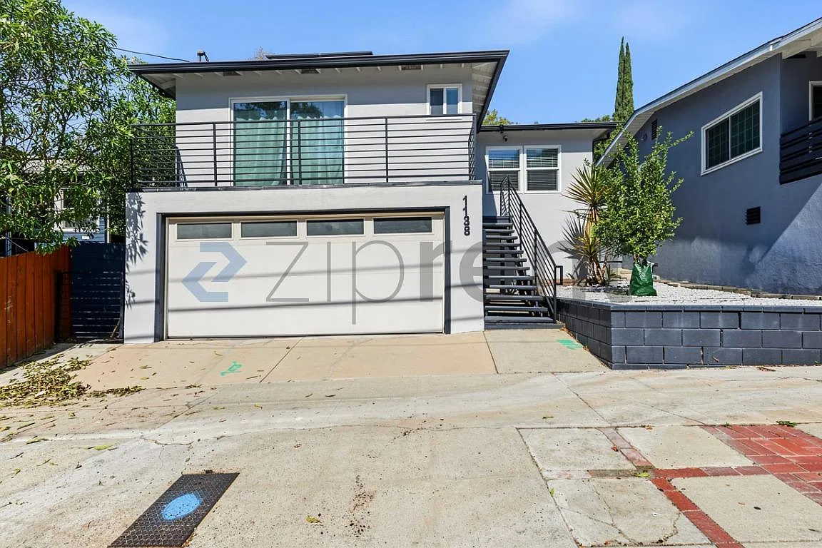 3 bed, 1328400 sqft, $6,500 — Photo 1