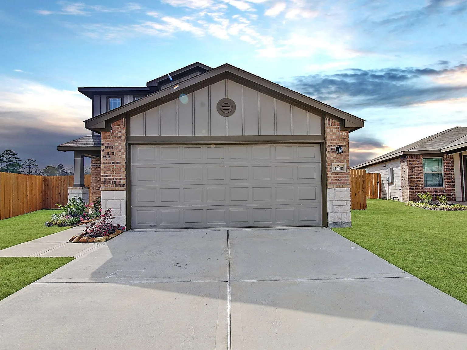 3 bed, 2.5 bath, 1788 sqft, $1,824 — Photo 2