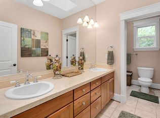 912 Lincoln Ave SE, Renton, WA 98057