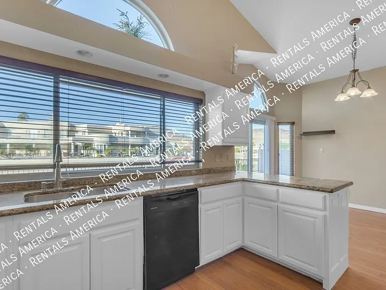 5822 W Abraham Ln — Photo 18