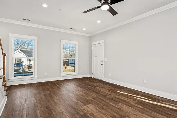 377 Beechcroft Rd — Photo 4