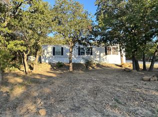 445 Lakeside Dr, Bowie, TX 76230