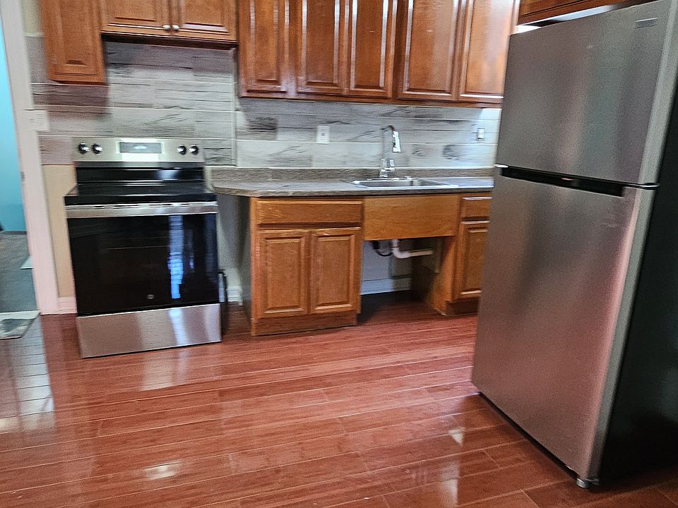 1st image of 109-12 Farmers Blvd #2