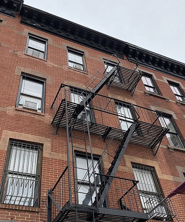 2nd image of 46 Henry St #1