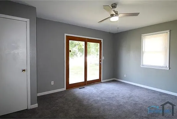 627 Bronson Ave — Photo 11