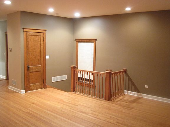 5th image of 2632 N Richmond St #2