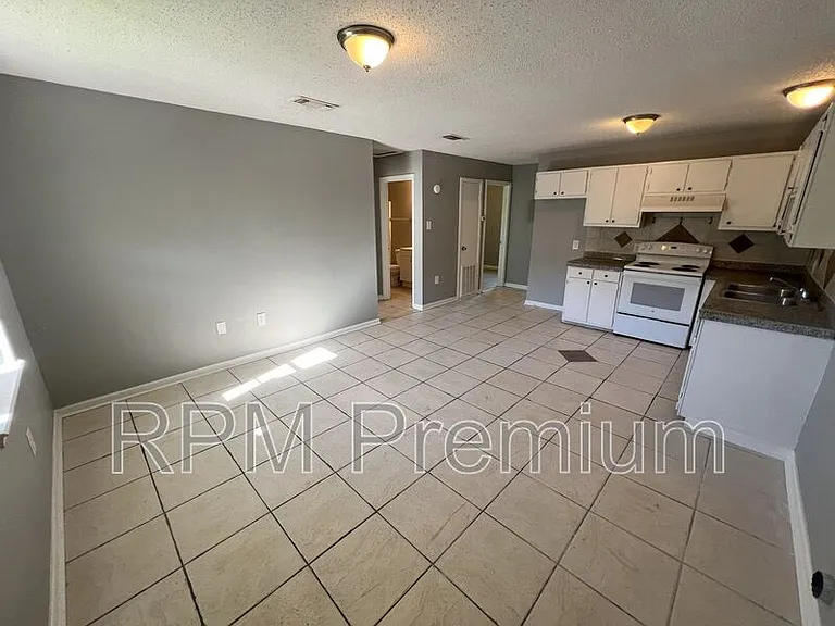 5143 Baker Blvd #C — Photo 3