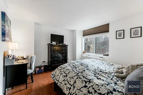 Rented by Bond New York | media 8