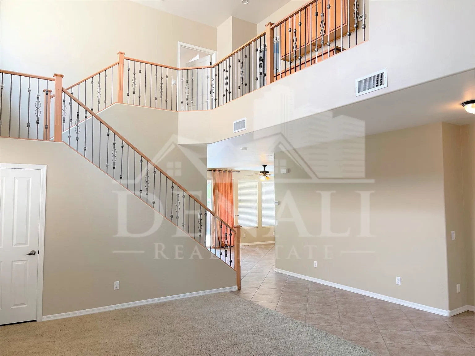 4 bed, 2.5 bath, 2211 sqft, $2,695 — Photo 3