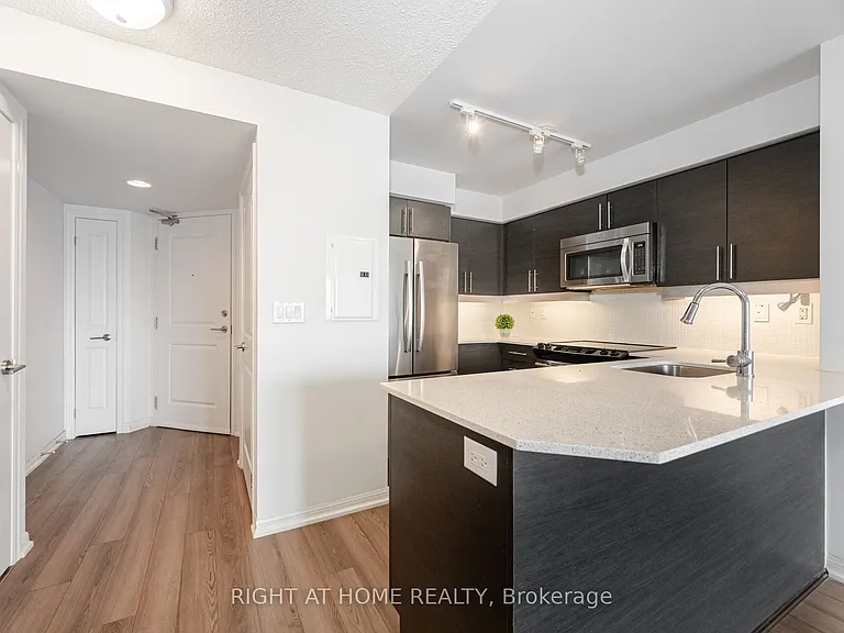 125 Western Battery Rd #1112 — Photo 8
