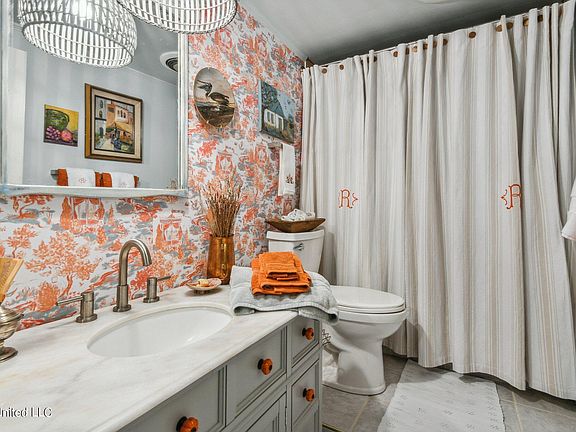 3rd image of 206 Lakeside Villa #A