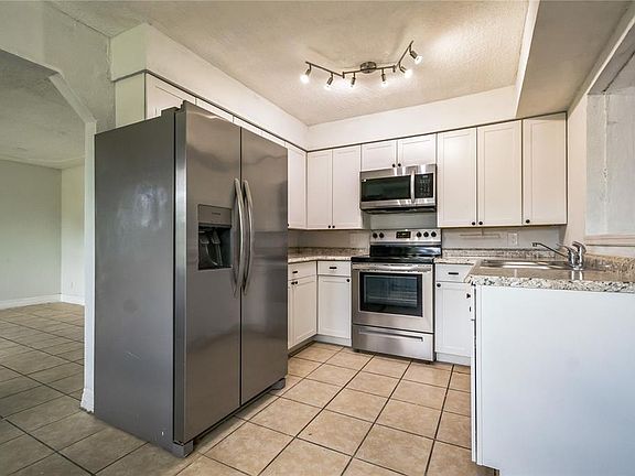 5th image of 3312 PLUMMER CIRCLE