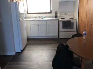1105 Gray St APT 4, Aplington, IA 50604