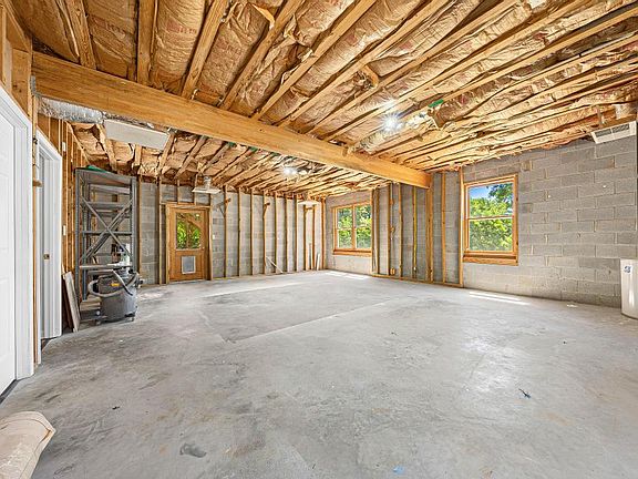 4th image of 166 Knox Cir