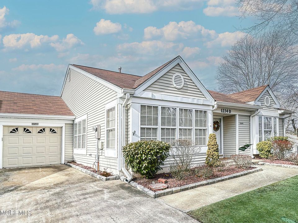 1st image of 1234B Thornbury Lane