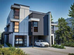 10393 Allbay Rd #103, Sidney, BC V8L2N8