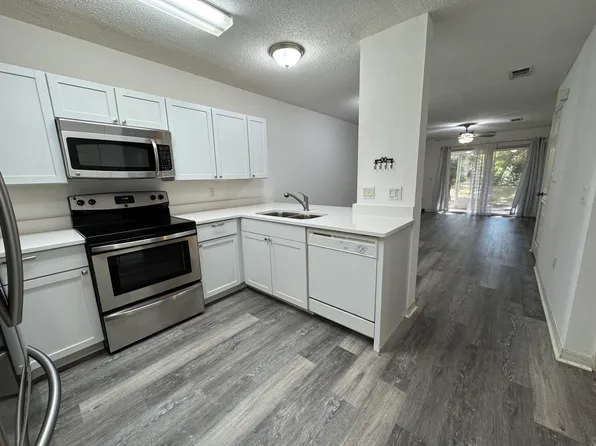 4276 Calinda Ln, Niceville, FL