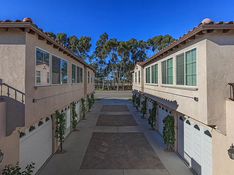 Avia La Jolla — Photo 86