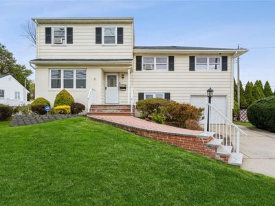 71 Grohmans Lane, Plainview, NY, 11803
