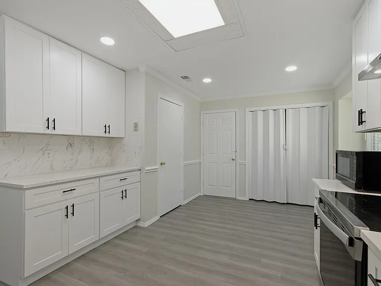 5005 Frontier Ln — Photo 21