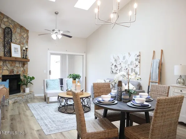 11077 WANDERING OAKS Drive, Jacksonville, FL 32257