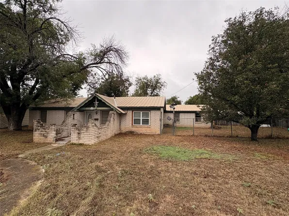 1301 Willis St, Brownwood, TX 76801