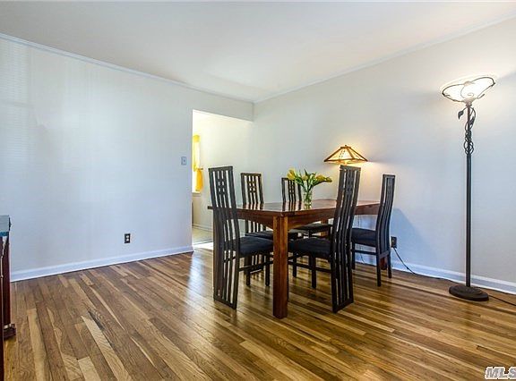 4th image of 212 Chestnut Ave