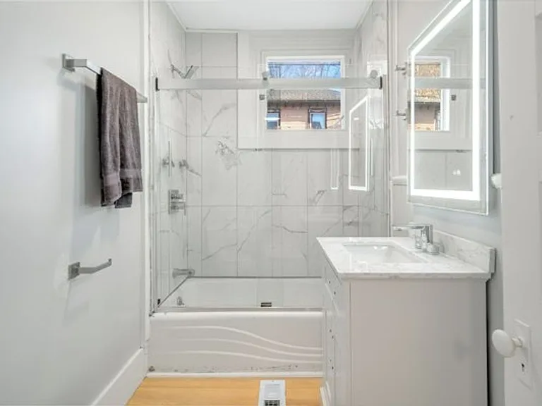 Quarry St. Apartments — Photo 13