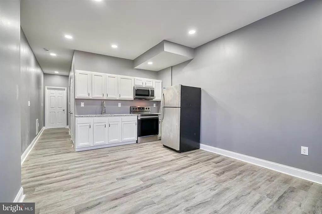 2 bed, 833 sqft, $1,750 — Photo 2