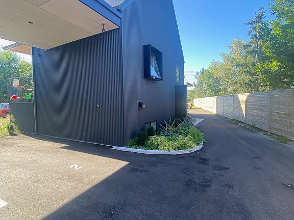 2nd image of 5361 Valley Way Unit 2
