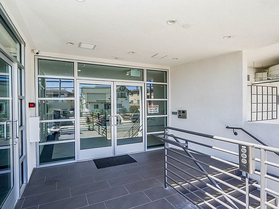 4th image of 2701 James M Wood Blvd #308