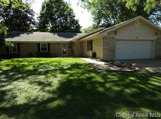 37 Andover Dr, Springfield, IL 62704